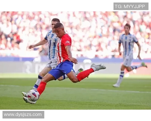 足球明星不当行为引发争议视频曝光引发社会热议与关注